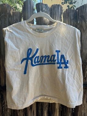 The Uplifters  Graphic Kama LA Tee in SML